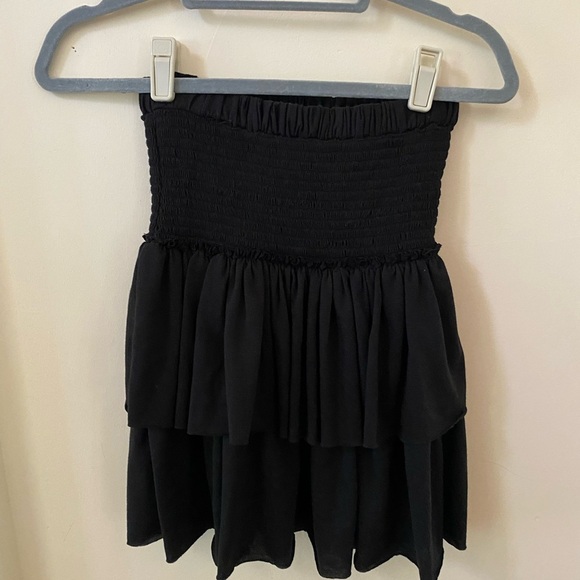 ANTHROPOLOGIE SATURDAY SUNDAY BAILEE SMOCKED TIERED RUFFLE BLACK MINI SKIRT - Picture 2 of 6